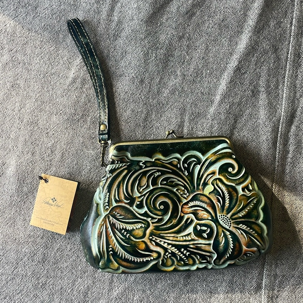 NWT Patricia Nash Leather purse clutch